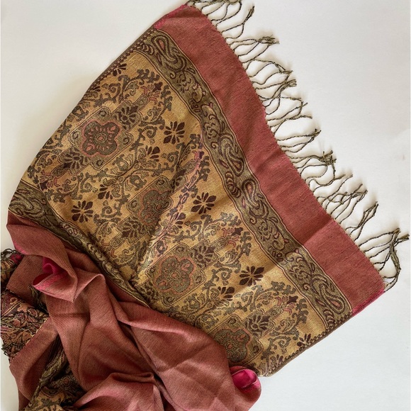 Hot Pink Shawl Pashmina with Tapestry Accents and Tassels - Picture 11 of 13